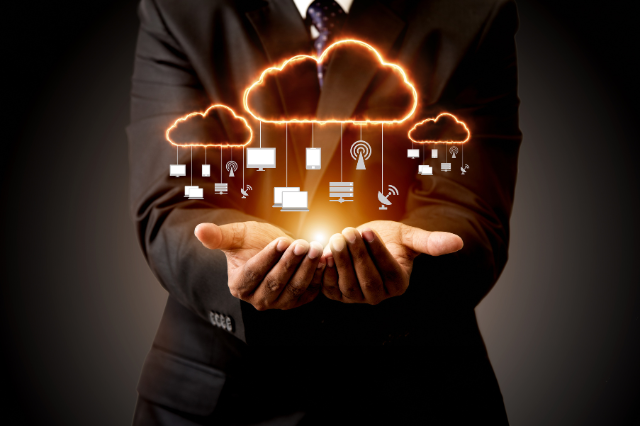 Explaining how to migrate to the cloud What is the easiest way to migrate to the cloud?